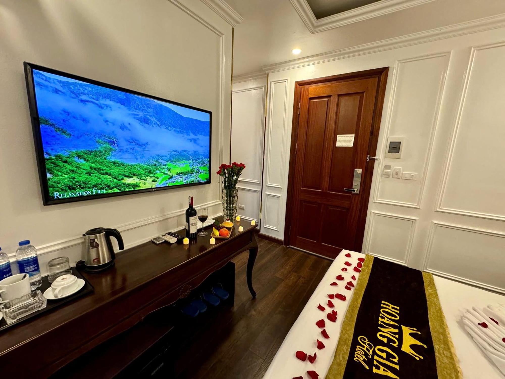 Hoang Gia Hotel Nhan Hoa 河内 外观 照片