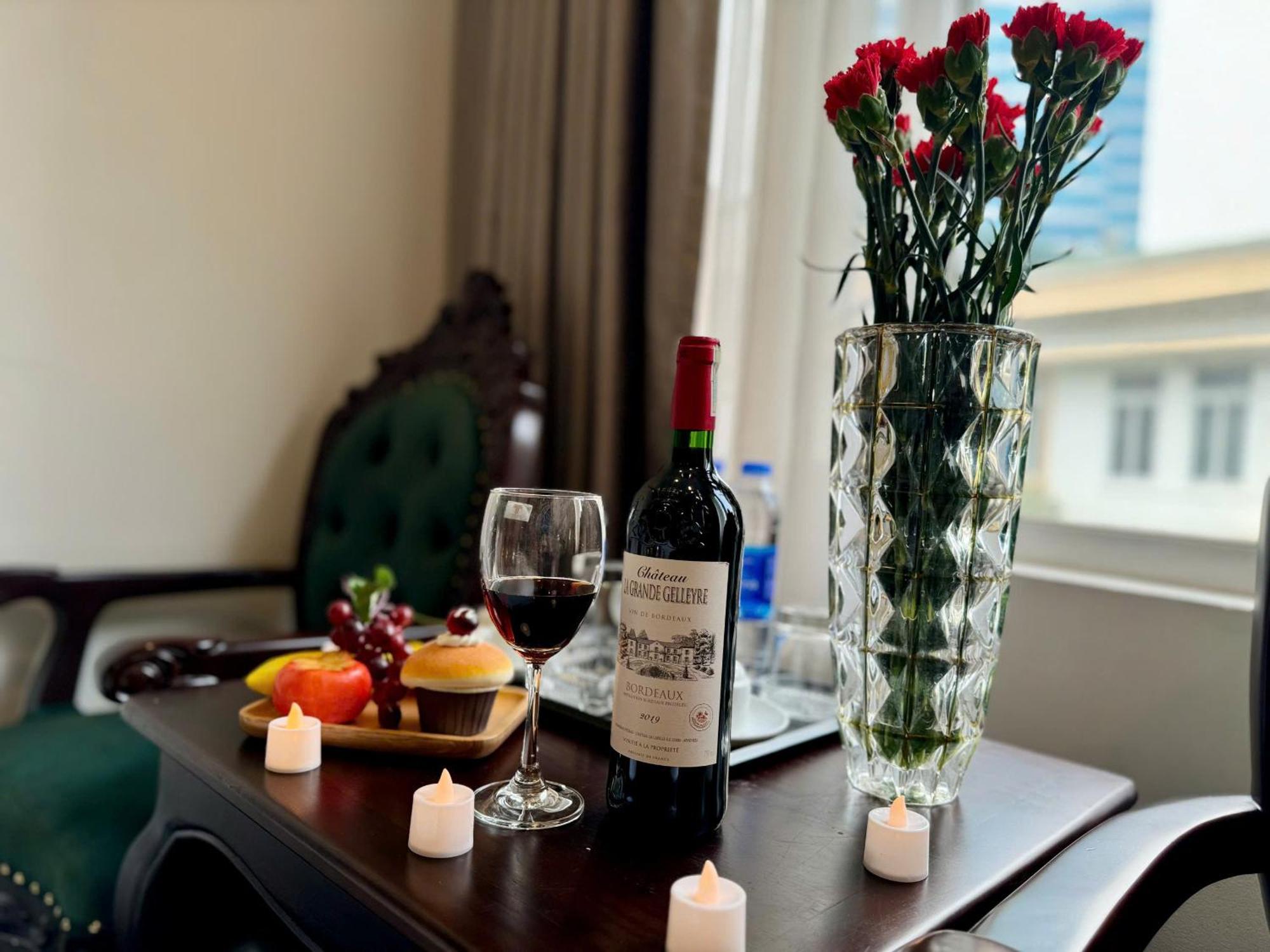 Hoang Gia Hotel Nhan Hoa 河内 外观 照片
