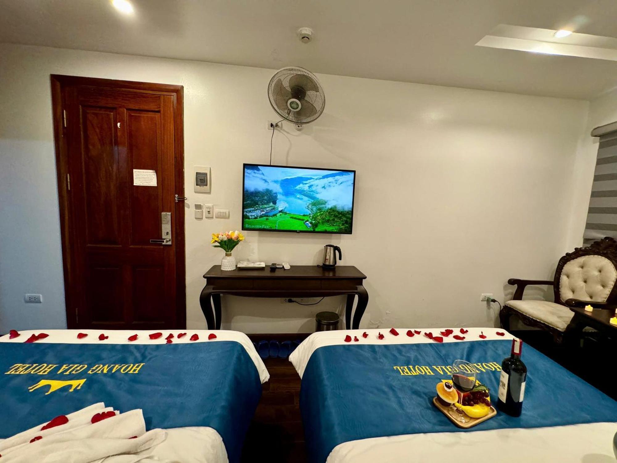 Hoang Gia Hotel Nhan Hoa 河内 外观 照片