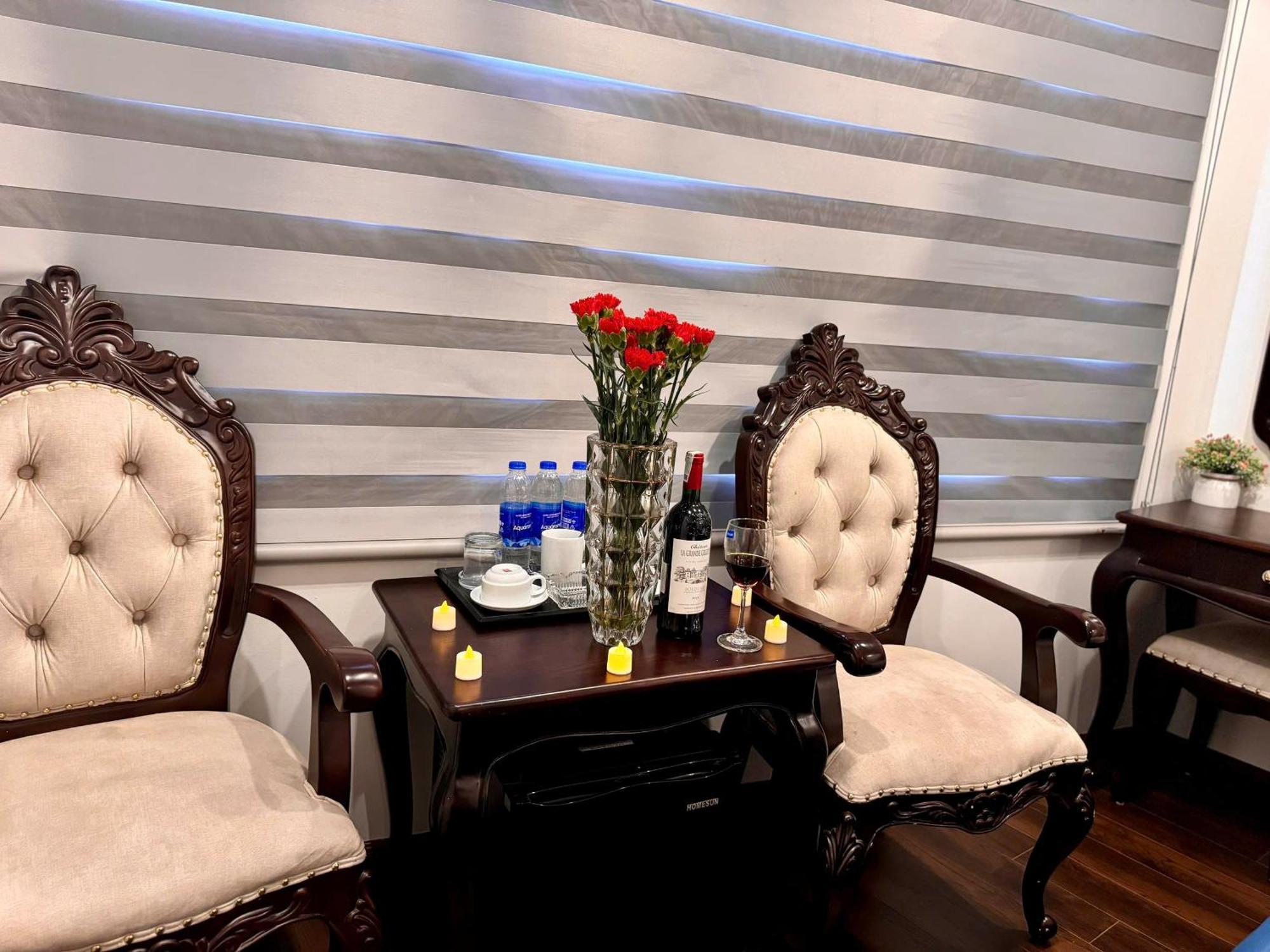 Hoang Gia Hotel Nhan Hoa 河内 外观 照片